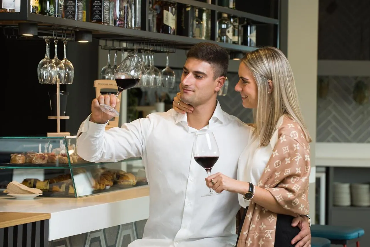 Ibis Styles Santander Hotel 3*,